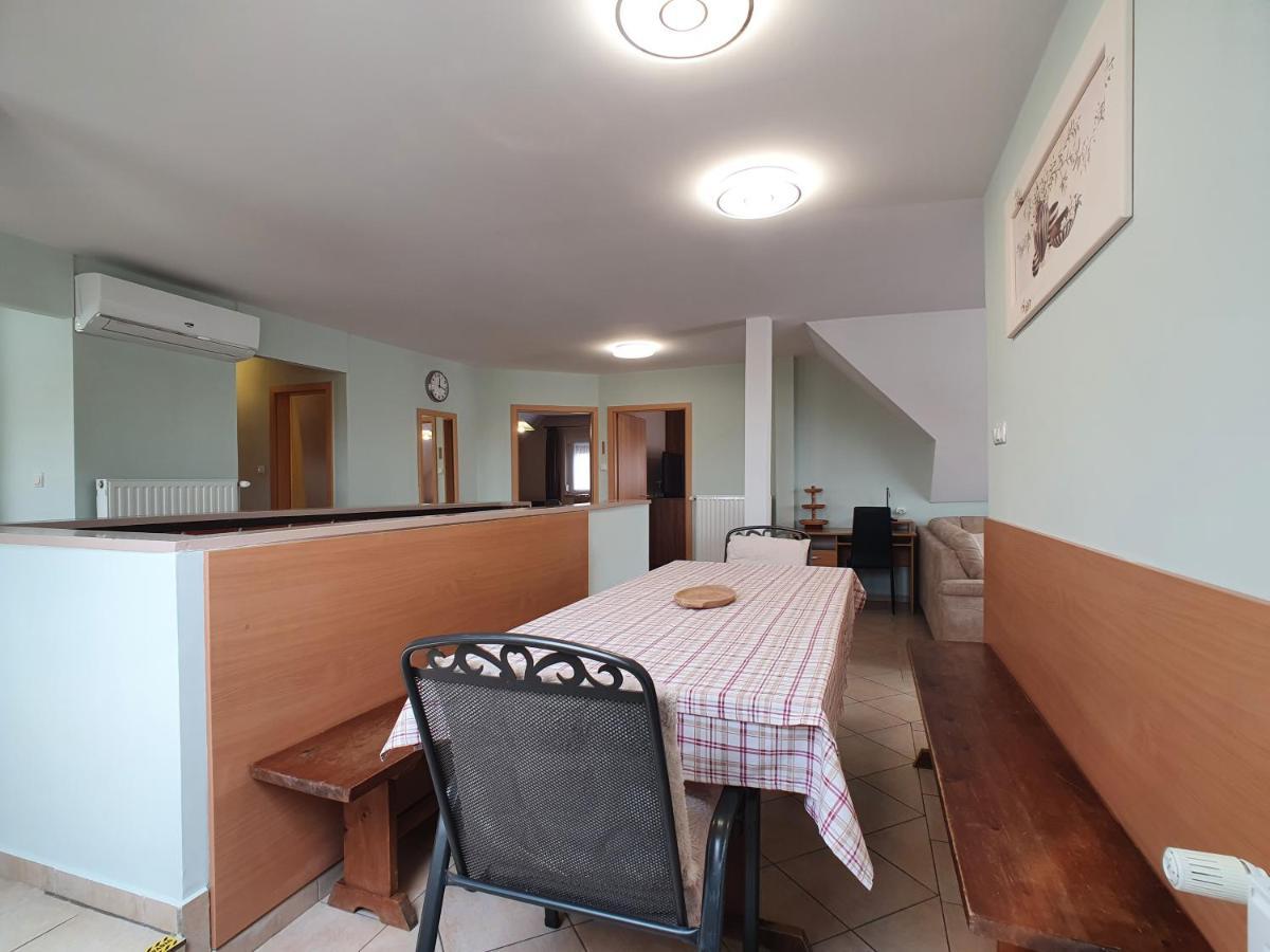 פוניארצוושהג' Krisztian Apartmanhaz מראה חיצוני תמונה