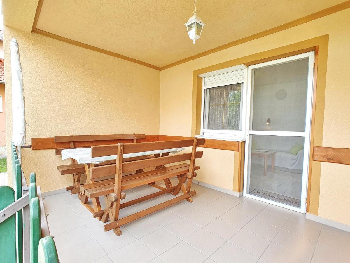 פוניארצוושהג' Krisztian Apartmanhaz מראה חיצוני תמונה