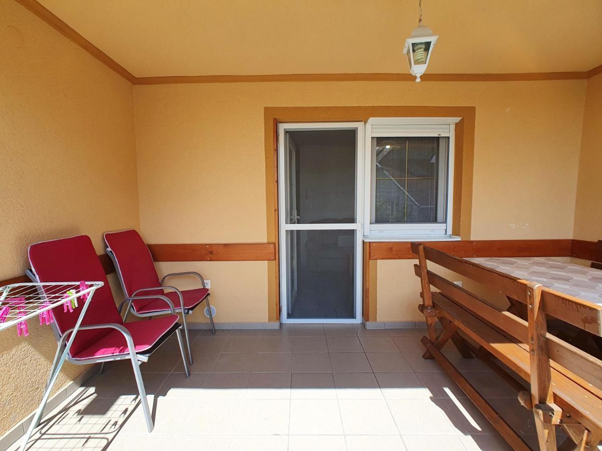 פוניארצוושהג' Krisztian Apartmanhaz מראה חיצוני תמונה