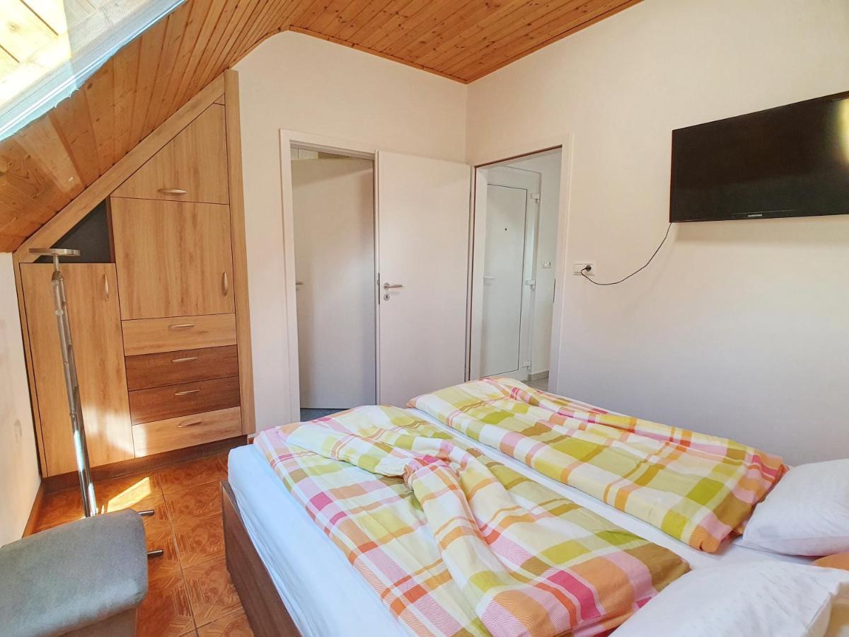 פוניארצוושהג' Krisztian Apartmanhaz מראה חיצוני תמונה