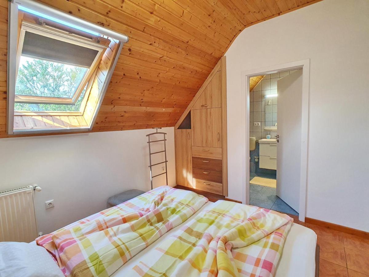פוניארצוושהג' Krisztian Apartmanhaz מראה חיצוני תמונה