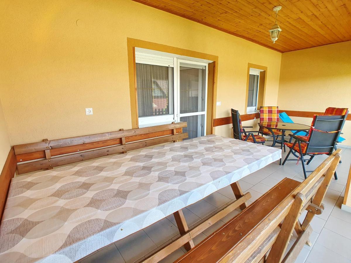 פוניארצוושהג' Krisztian Apartmanhaz מראה חיצוני תמונה
