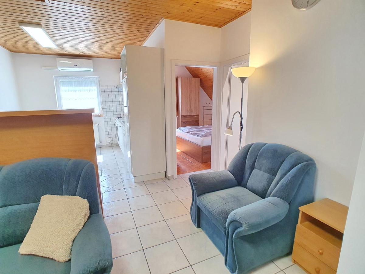 פוניארצוושהג' Krisztian Apartmanhaz מראה חיצוני תמונה
