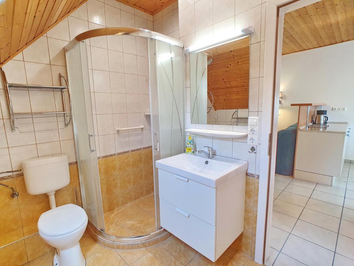 פוניארצוושהג' Krisztian Apartmanhaz מראה חיצוני תמונה
